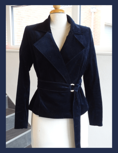 Modeatelier IngeLean | kort jasje | colbert | blauw fluwelen jasje